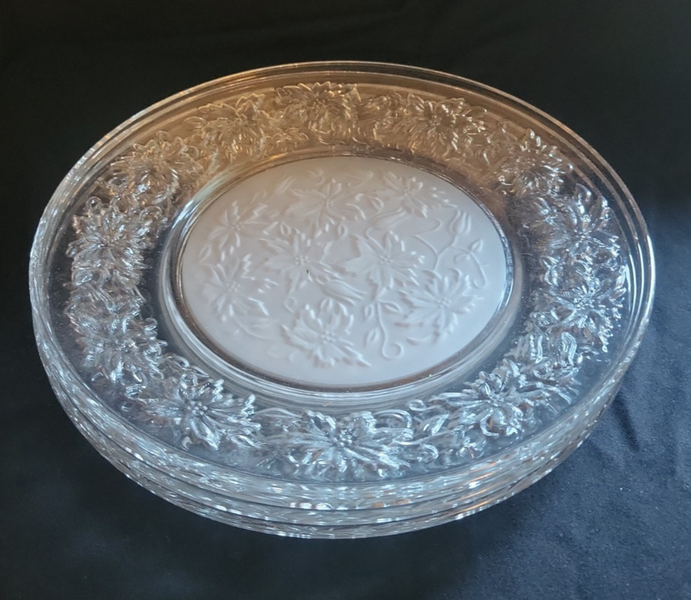 Set of 4 Princess House Fantasia Dinner Plates 7922216 Floral Poinsettia 10"